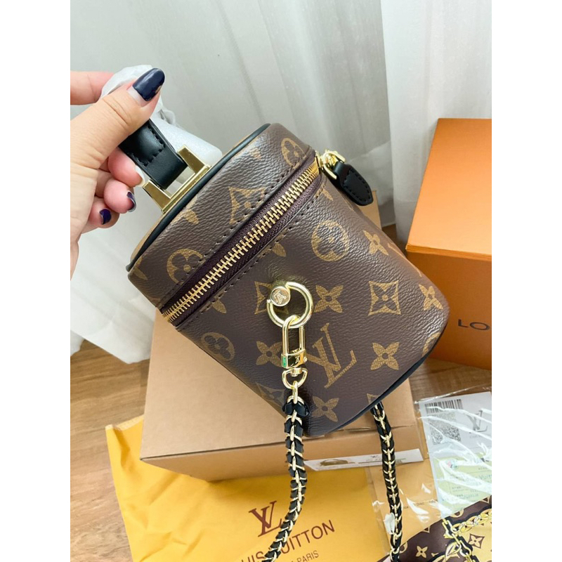 พร้อมกล่อง🎁ถุงผ้า🛍การ์ดครบค่ะ🎉 มีบริการเก็บปลายทางค่า😘