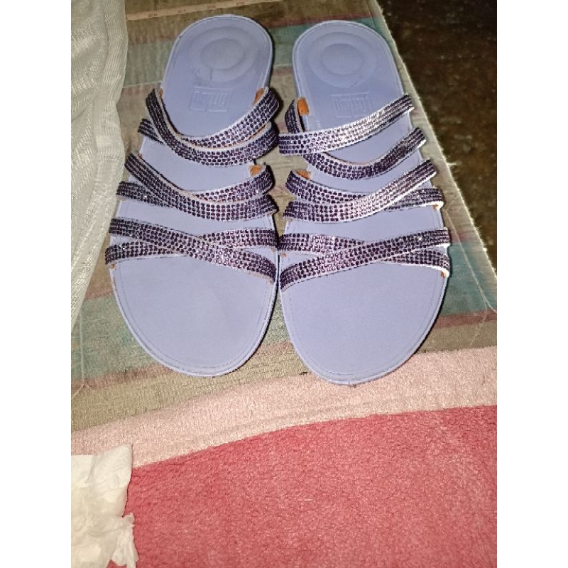 fitflopแท้100%ไซ7 usหรือ38ค่ะสีม่วง