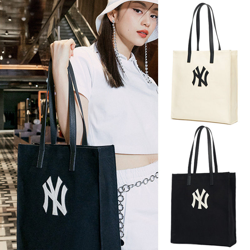 2024 new MLB canvas tote bag shoulder handbag women unisex กระเป๋าทรงสี่เหลี่ยม PREMIUM CREAM NEW YORK YANKEES