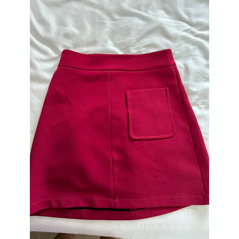 กระโปรงสั้นสีแดง แบรนด์ Sfera