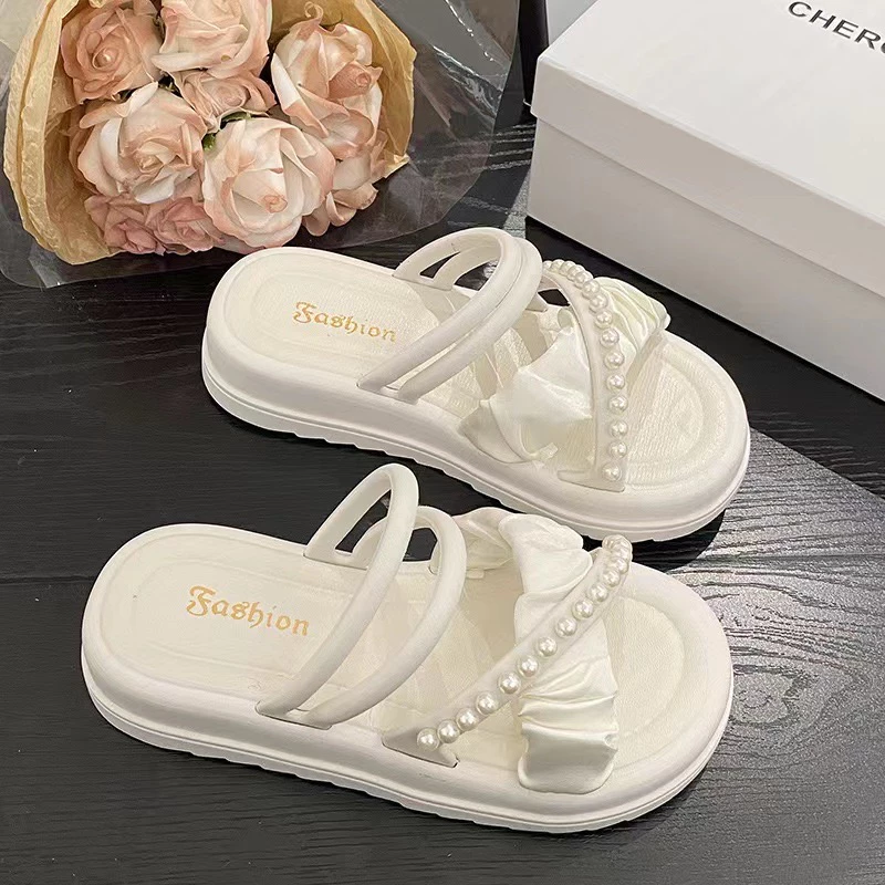 รองเท้าแตะแฟชั่น รองเท้าส้นตึก เสริมส้นหนาถึง 4 เซนติเมตร ตกแต่งไข่มุกคาดสวย ใส่แล้วสวย สไตล์เกาหลี ดูแพง พร้อมส่งในไทย