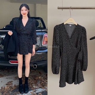 NEW• LILY MINIDRESS🖤(470฿ฟรีส่ง) เดรสสั้น คอวี แขนยาว ผ้าพิมพ์ลายจุดโทนสีดำ ทรงป้ายผูกเอว ปลายแขนสม็อค งานผ้าดี wg.we