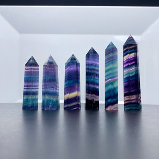 แท่งคริสตัล ฟลูออไรท์สีรุ้ง (Rainbow Fluorite Tower)