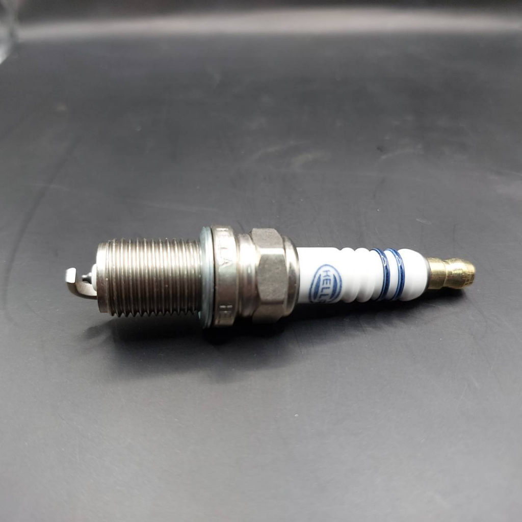 หัวเทียนรถยนต์ แพลทตินั่ม HELLA Toyota Mazda Suzuki MG Chevrolet PM8RC-11