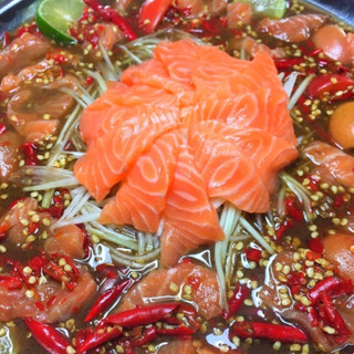 ส้มตำยายแจ๋ว 🌶🔥 ส้มตำชื่อดังในจังหวัด ตำผสม ตำปูปลาร้า สามารถทำ ยำ แซลม่อน ปูนา กุ้งสด ปูม้า หอย เชอรี่ นา ได้ ปลาร้า เข