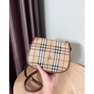 Burberry  vintage crossbody bag สภาพสวย ให้ 9/10 แคนวาสสวย-ลายสดชัดสวย-ด้านในสะอาดพร้อมใช้