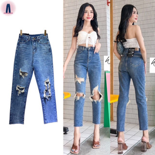 Wink jeans กางเกงยีนส์เอวสูงทรงบอยแต่งขาดเข่าสีฟอกอ่อน #2469 jeansdede