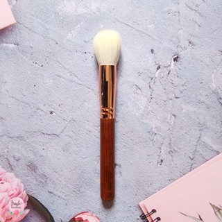 Brushlovelove แปรงปัดแก้มขนแพะเกรด saikoho HL06 ทรงกลมกึ่งหน้าตัด