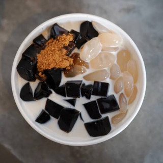 1แถม1 ขนม ของหวาน เฉาก๊วย + ลูกชิด รวม1kG อร่อยที่สุดในสุร เฉาก๊วย สามารถทานกับ กาแฟสด สมูทตี้ ได้เข้ากัน ดับร้อน กระหาย