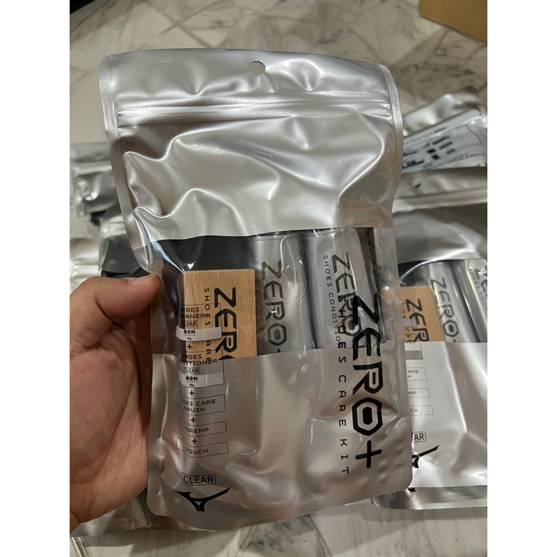 ครีมบำรุง mizuno zero shoes care kit กลิ่น Lemon Grass(กลิ่นตะไคร้) กับ แบบไม่มีกลิ่น