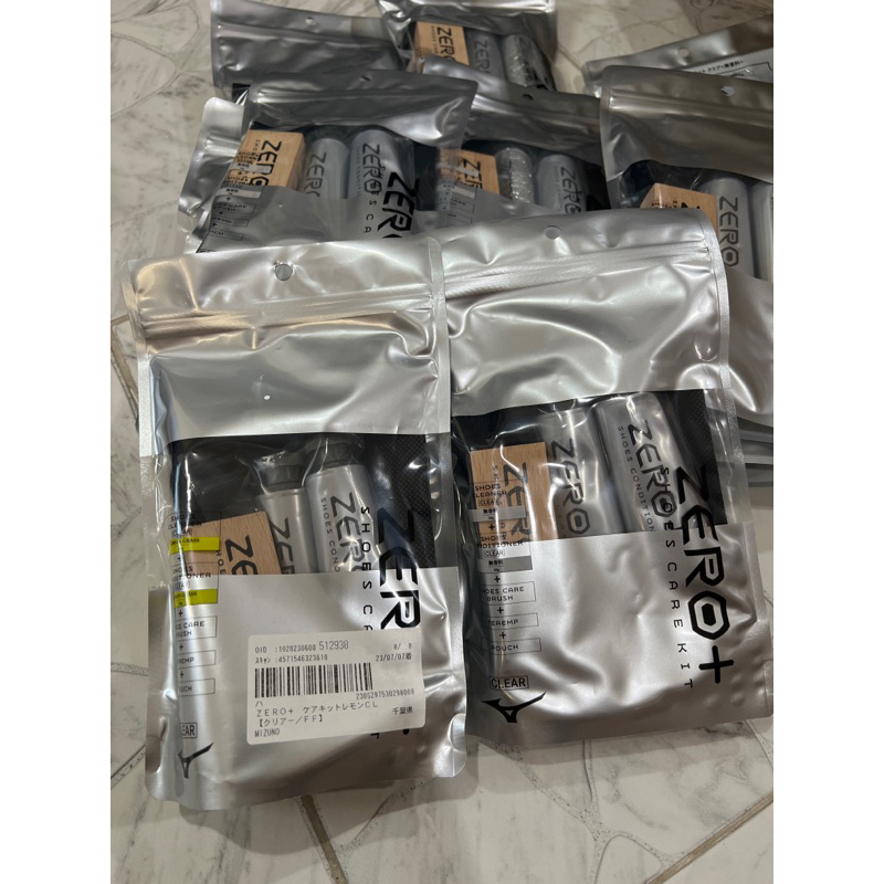 ครีมบำรุง mizuno zero shoes care kit กลิ่น Lemon Grass(กลิ่นตะไคร้) กับ แบบไม่มีกลิ่น