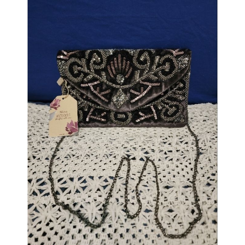 กระเป๋าออกงาน ผ้ากำมะหยี่ ปักเลี่อม Sfera