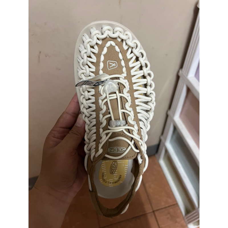 รองเท้าkeenไซส์38ใหม่ๆ
