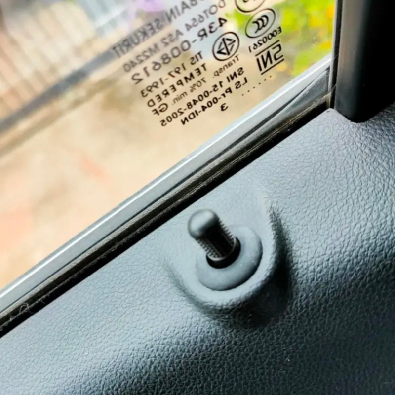 แท้ศูนย์ ฝาครอบปุ่มล็อคประตู ใช้ได้ทั้งหน้าและหลัง Chevrolet Sonic 2012-2020 (UR-95463804)