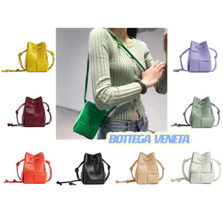 100% แบรนด์ใหม่และของแท้ BOTTEGA VENETA / BV CASSETTE Intreccio ถัก MINI กระเป๋าสะพายไหล่ข้างหนึ่งหลายสีให้เลือก