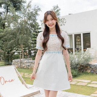 Scarlette Snowy Dress เดรสแต่งอกลูกไม้