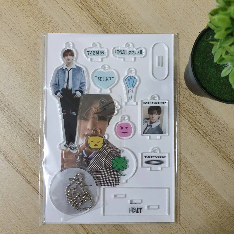 TAEMIN RE:ACT ACRYLIC STAND SET