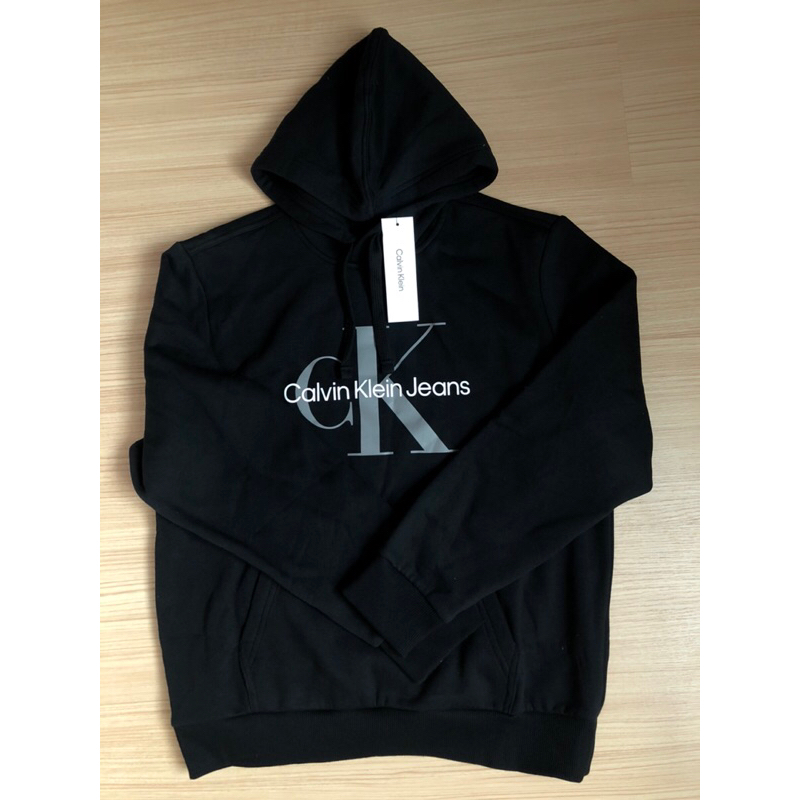 ส่งต่อ Calvin Klein hoodie สีดำ M