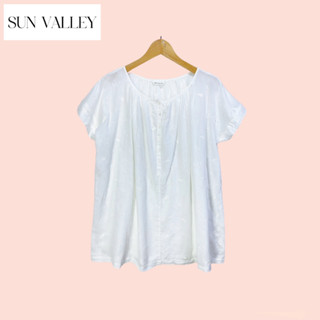 เสื้อ Sun valley ผ้าคอตต้อน100%เนื้อดี ไซด์ -  M   อก 58 ยาว 29 นิ้ว เสื้อทรงสวยน่ารักมาก ทรงover size ปักนูนสวยทั้งตัว