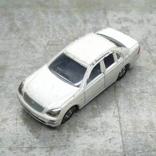 Tomica โมเดลรถเหล็กโทมิก้า  TOYOTA CELSIOR   NO.157 S = 1/65