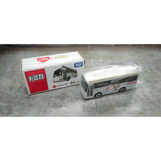 TOMICA โมเดลรถเหล็ก Minicar 1/81 Japanese Red Cross Blood Donation Bus (White) "Tomica" ตัวพิเศษ ไม่มีขาย