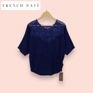 เสื้อ French pave ผ้านิตอย่างดี ไซด์ -  F   อก 46 ยาว 24 นิ้ว เสื้อทรงสวยน่ารัก แต่งลูกไม้สวยมาก แขนสวย  ผ้าดีทิ้งตัวสวย