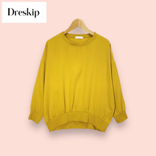 เสื้อ Dreskip ผ้าโพลีเนื้อดี ไซด์ -  F   อก 54 ยาว 25.5 นิ้ว เสื้อทรงสวยน่ารักมาก ทรงสวยเท่ห์  ผ้าดีทิ้งตัวสวย