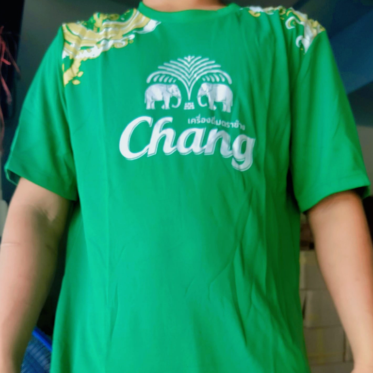 สินค้าพร้อมจัดส่ง ขนาด M และ XL เสื้อยืด(เบียร์ช้าง)เสื้อผ้าร่มช้างขาว ของแท้ 💯%  เนื้อผ้าดี สกีนสวย ลายเท่ สวยงามมาก