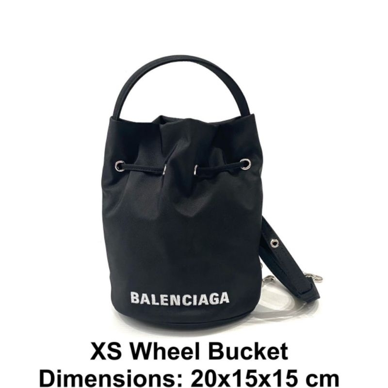 BALENCIAGA XS Wheel Bucket Bag ของแท้ 100% [ส่งฟรี]