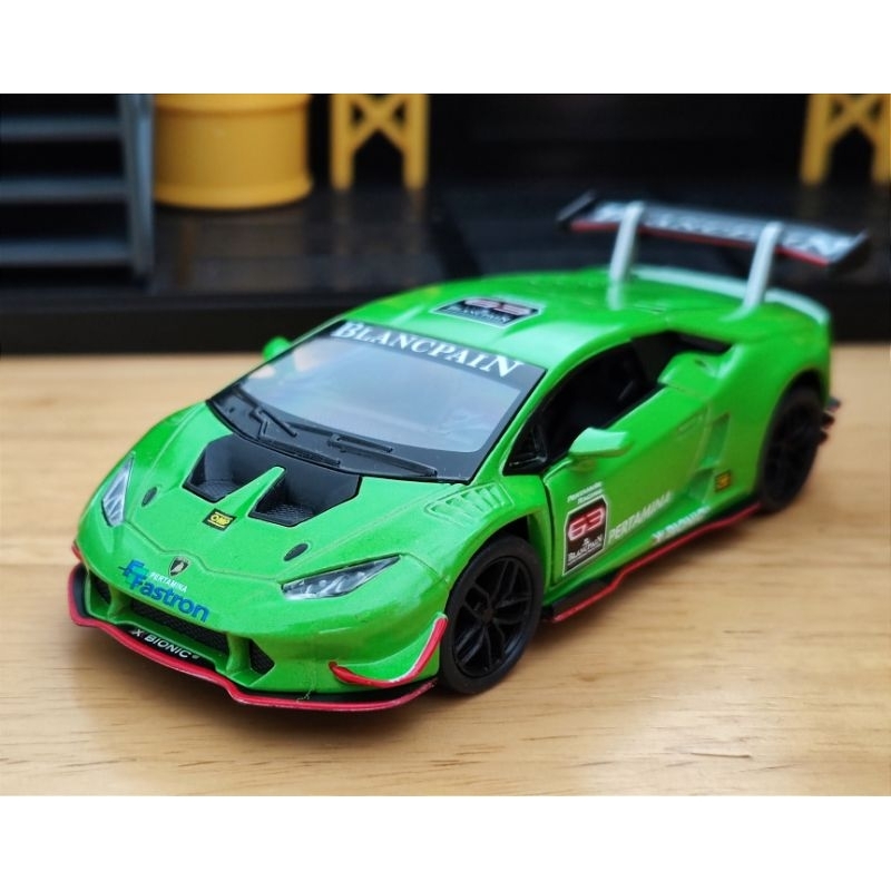 โมเดลรถ L. Huracan LP620-2 Super Trofeo โมเดลรถสปอร์ต มีลาน ไม่มีกล่อง