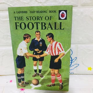 A LADYBIRD EASY -READING BOOK THE STORY OF FOOTBALL ปกแข็งมือสอง-bg2