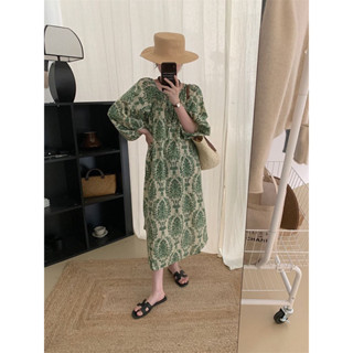 พร้อมส่ง เดรส retro round neck dress 🏝️