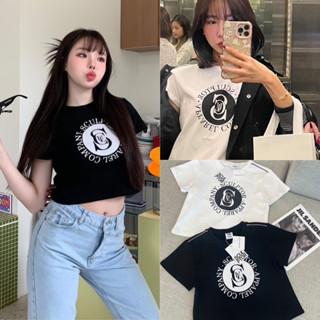 New!! Sculptor Crop Top🎧🖤(320฿ฟรีส่ง) เสื้อยืดครอปแขนสั้น แบรนด์ดังสุดฮิตในตอนนี้ พิมพ์ลาย คมชัด ช่วงไหล่แต่งแถบ valen