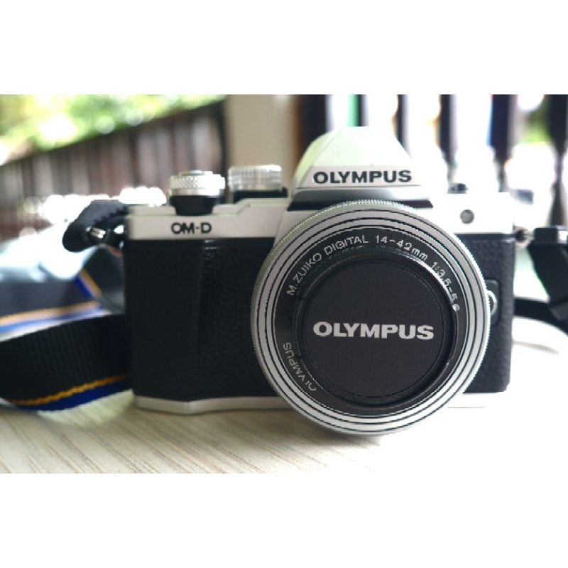 Olympus Em10 Mark II พร้อมเลนส์​  ​(มือสอง)