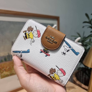 MEDIUM CORNER ZIP WALLET WITH SNOPPY PRINT