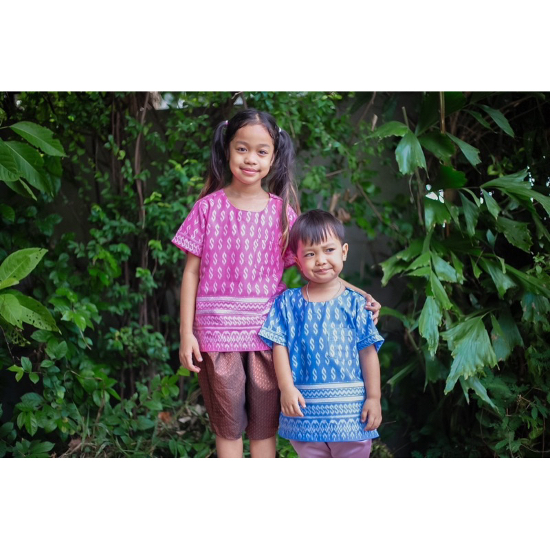 เสื้อผ้าไทยเด็กคอกลมลายตะขอ ลายพระราชทาน ผ้าคอตตอน พรีเมี่ยม เนื้อนิ่มสีสวย