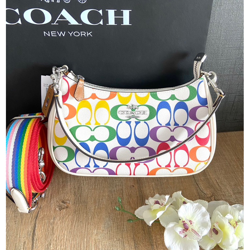 💚แท้💯 พร้อมส่ง💚 Coach CA176 Teri Shoulder Bag In Rainbow Signature