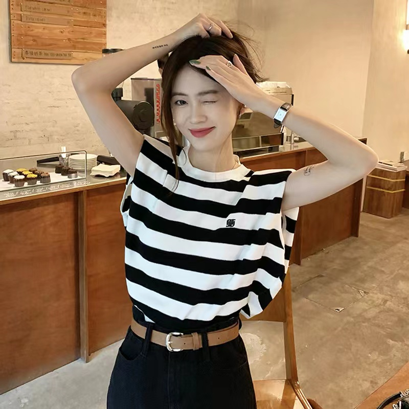 พร้อมส่ง ฤดูร้อนใหม่ คอกลมแขนกุด หลวมเสื้อยืดผู้หญิง