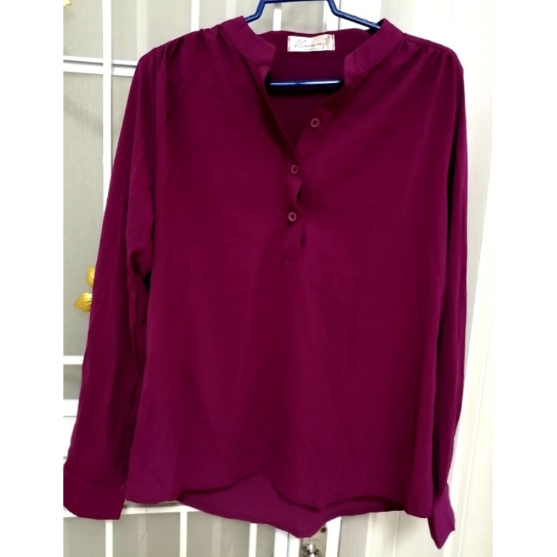 เสื้อสีชมพูออกม่วง ป้าย Kwang มือ1 อก40-41 สวยมากค่ะ ราคา 179 บาท