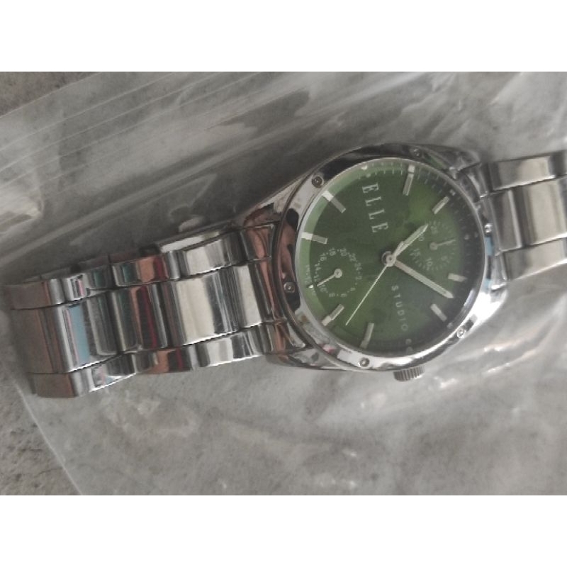 นาฬิกาElleแท้100%หน้าปัดสีเขียวมือ2
