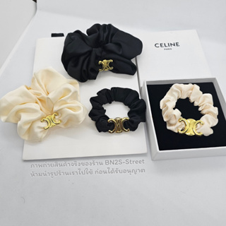 ผ้ามัดผม Celine Scrunchy  งานผ้าไหมไนลอน เนื้อดี ประดับโลโก้ Triomphe งานปั๊มโลโก้ อะไหล่ทอง แฟชั่นเก๋ๆอ แบบเล็ก