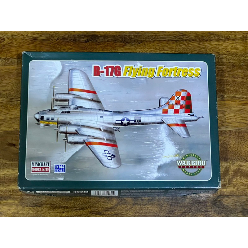 B-17G Flying Fortress MINICRAFT MODEL KITS: No.14401 1/144 scale Vintage 1998