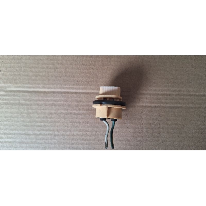 ขั้วไฟเลี้ยวไฟท้ายสีส้ม STANLEY ขนาดใส่หลอดT20 หลอดไฟเลี้ยวสีส้ม