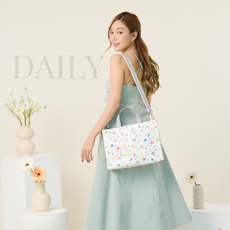 กระเป๋า Crossbody KEPT รุ่น Daily Hopping มีซิป มีสายยาวปรับได้ ใส่ipad 12.9” ใส่ Laptop 13” ใส่แฟ้ม A4 ได้ มี 6 ช่อง