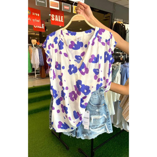 เสื้อทรงแขนกุดคอวี Kiabi White Purple Floral V-Neck Top เข้าใหม่ล่าสุดดดด