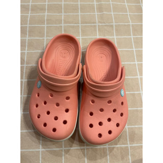 รองเท้าลำลองcrocs มือ2