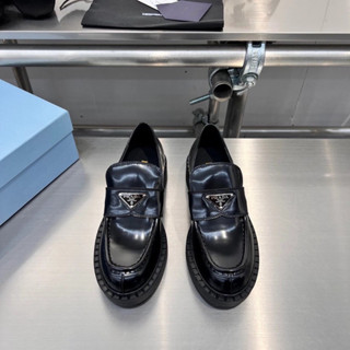 รองเท้าโลฟเฟอร์ ส้นเตี้ย ขนาด 2022.12.8-4.5 ซม.Brushed Leather Loafers