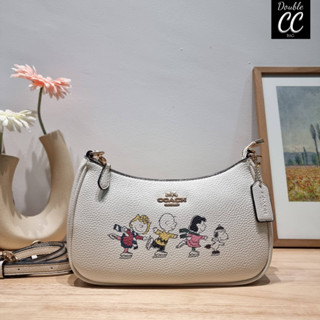 (แท้ 💯%‼ from Factory) 🔆 Model CE861 x PEANUTS TERI SHOULDER BAG WITH SNOOPY AND FRIENDS MOTIF