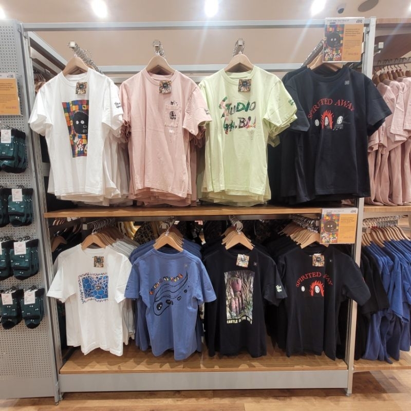 รับหิ้วของแท้ uniqlo เสื้อยืด STUDIO GHIBLI UT