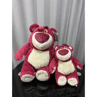 [มือ1 พร้อมส่ง!!] ตุ๊กตา Lotso Toy Story มมีกลิ่นสตรอเบอรี่ ของแท้💯 จากช๊อป Disney